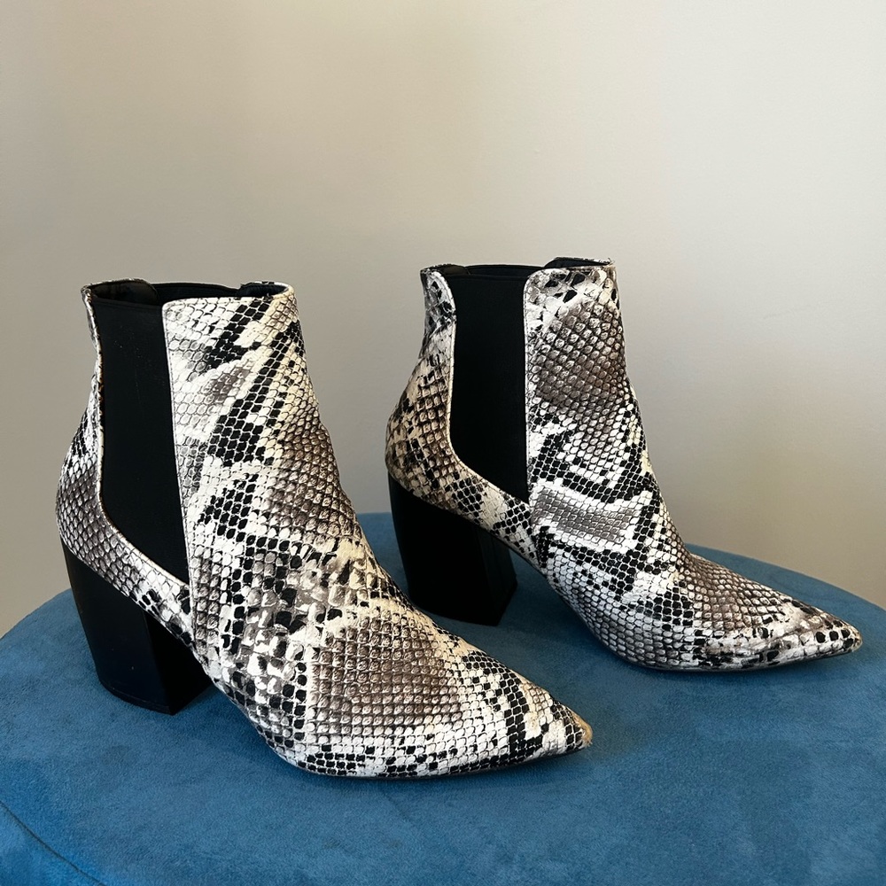 Women’s Snake Skin Booties Size 9